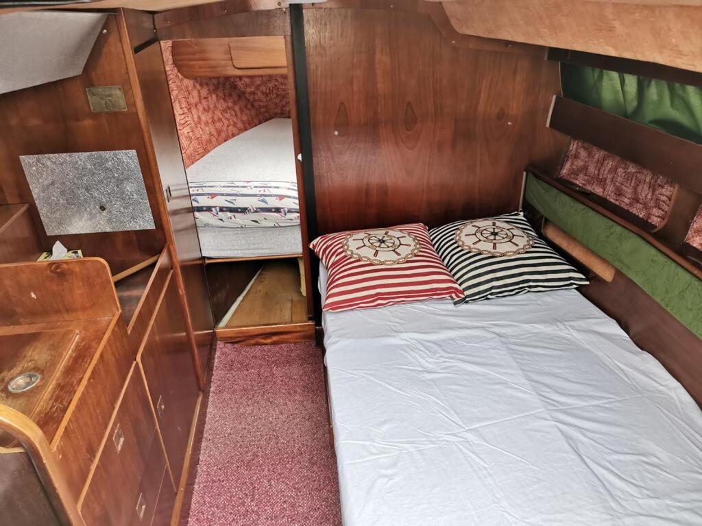 Ubytovani Na Jachte Hotel Lipno nad Vltavou Bagian luar foto